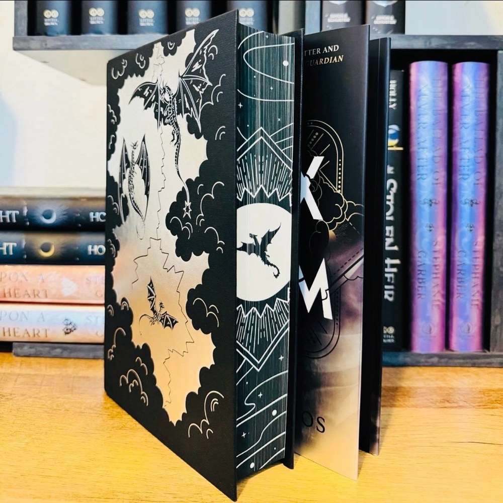 Fairyloot Exclusive Edition ONYX STORM by Rebecca Yarros